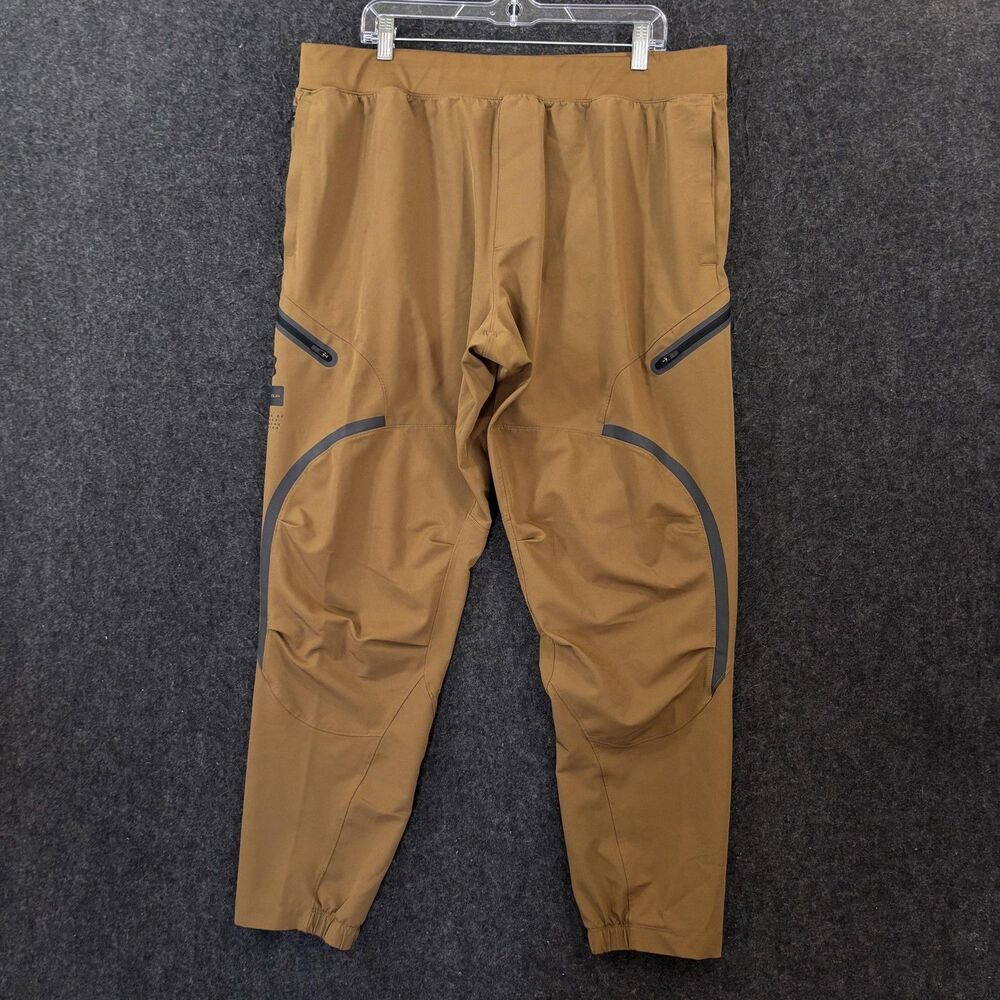 Under Armour Unstoppable Cargo Jogger Pants Men's XXL Brown Woven Zip Pockets